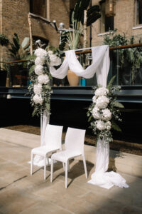 "Chic wedding flowers by a London wedding florist for 2026 brides