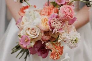 London wedding florist for 2026 brides – modern bridal bouquet
